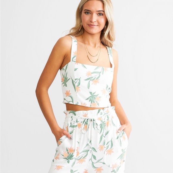 NWT REEF Women’s Drew Cropped Green/Peach/White Floral Tank Top Size Medium - Picture 2 of 9